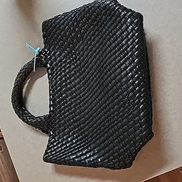 *NEW* Vegan Leather Handmade Woven Tote - Picture 7 of 7